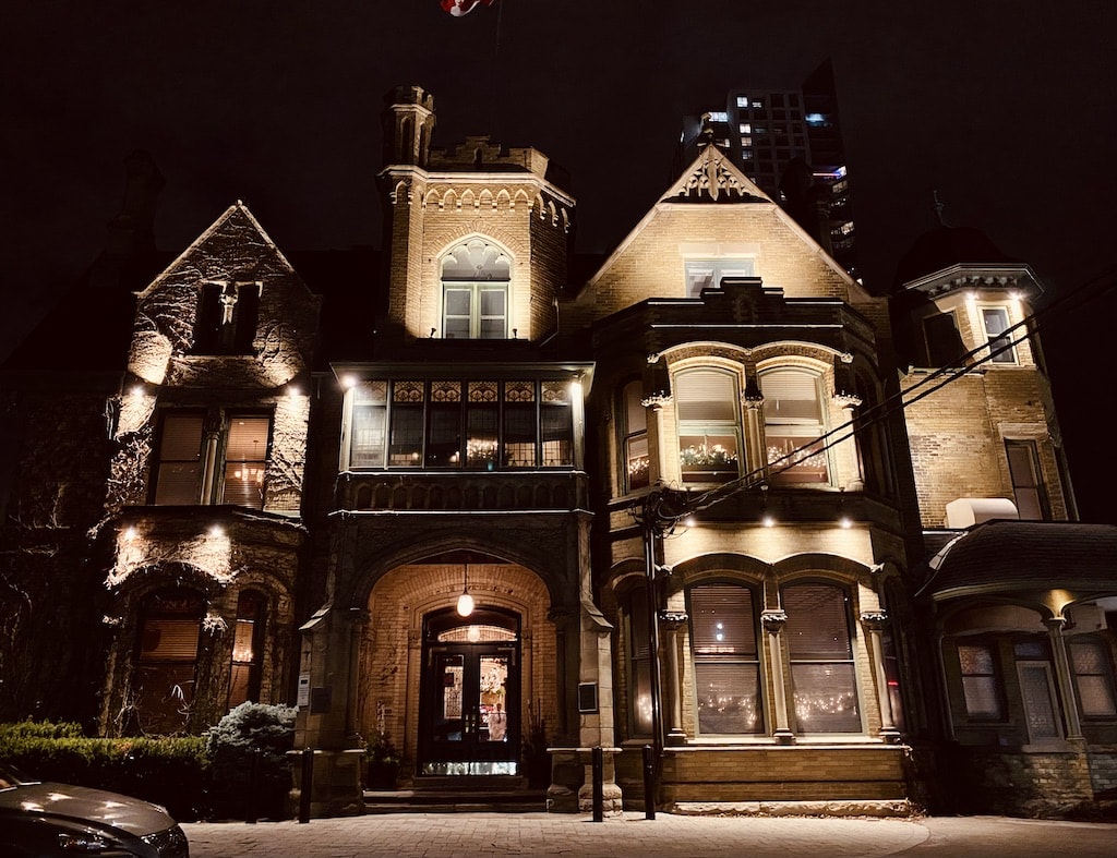 Keg Steakhouse + Bar - Mansion in Toronto, Canada