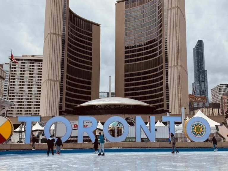 8 Things to Do During Christmastime in Toronto