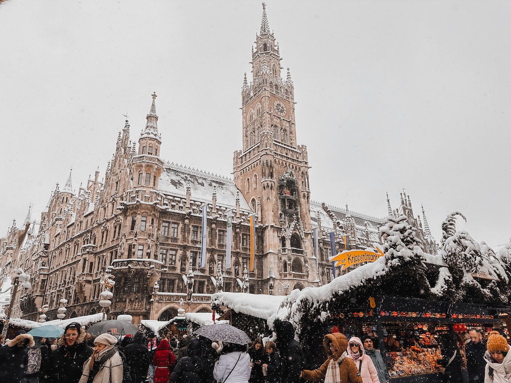 The Munich Christmas market in Marienplatz, with Neues Rathaus in the background