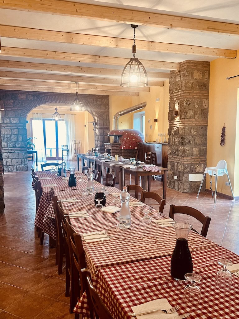 Pizza making class in Sorrento, Italy - dining room