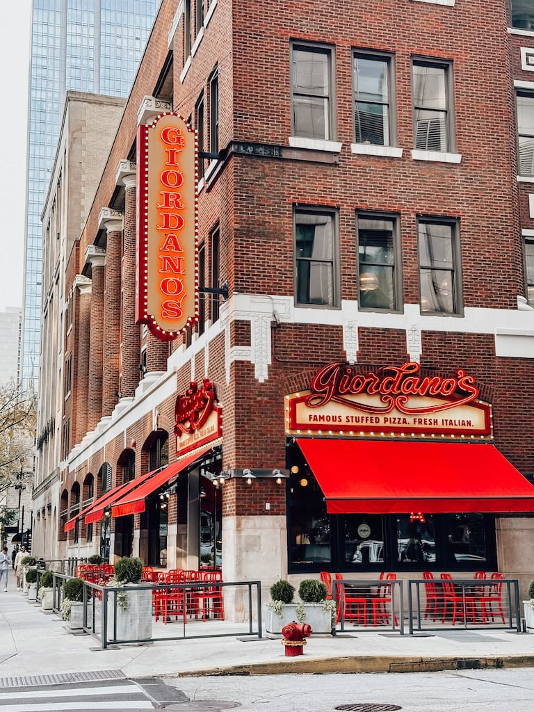 Giordano's pizzeria; Chicago, IL