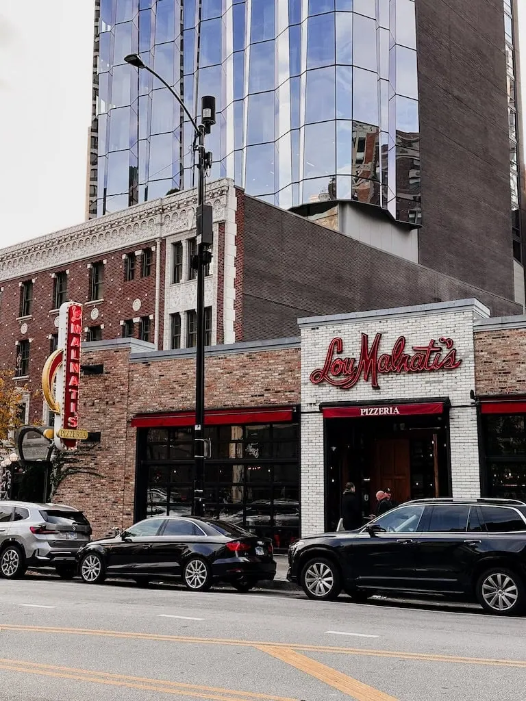 Lou Malnati's pizzeria; Chicago, IL