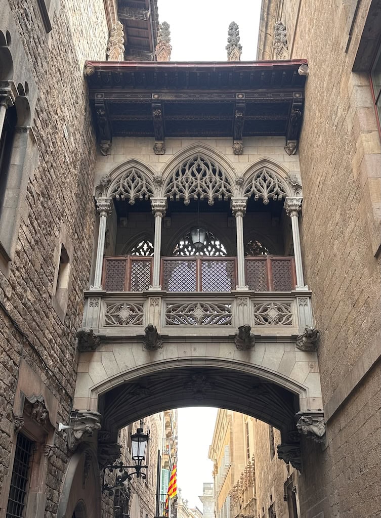 El Ponte del Bisbe. Barcelona, Spain Gothic Quarter.