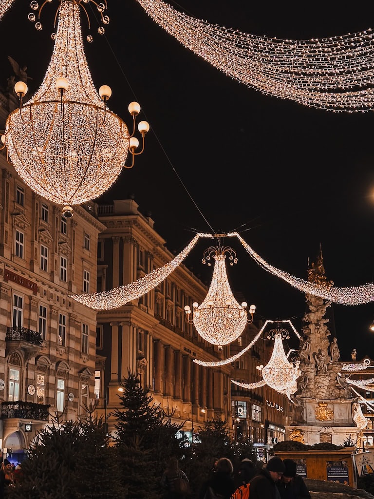 The chandeliers on Graben; Vienna, Austria